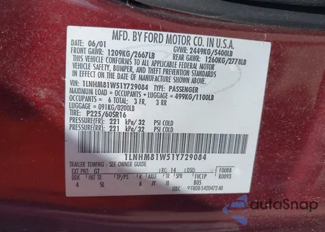 2001 Lincoln Town Car Executive from USA, damaged, VIN 1LNHM81W51Y729084